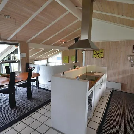 Four-bedroom Holiday In Prázdninový dům *